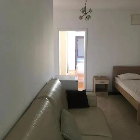 Apartment & Golden Verona