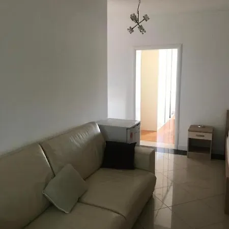& Golden Verona Apartment *